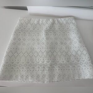 Alice Olivia pattern White Eyelet Skirt with Zipper size 0